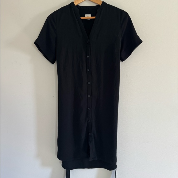 Black, Knee-High Dress w Belt - Picture 5 of 5